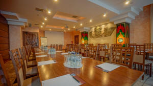 Готель Редик паркінг автомобільний